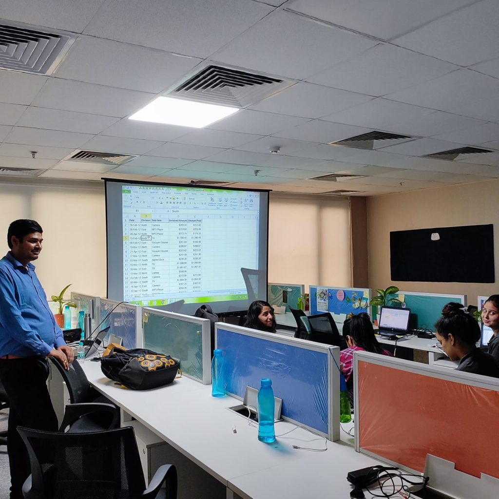 Dive into the World of Data Analytics Training with Hirdesh Bhardwaj